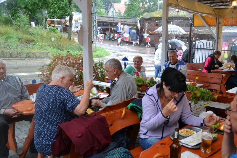 Barów dostatek do wyboru i kol...