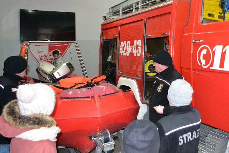 bnył także czas na zwiedzanie remizy i zapoznanie się z nowoczesnym sprzętem jaki ma OSP Podwiesk
