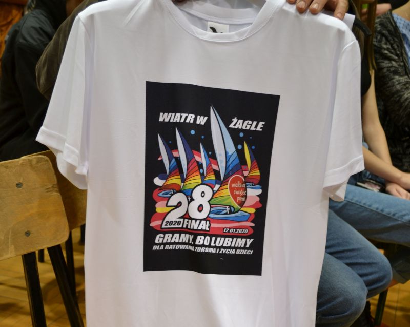 Tę koszulkę z logo 28 finału w...